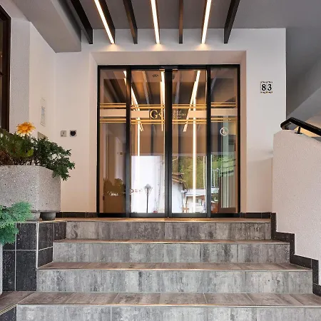 Quality Hosts Arlberg - Goldenes Kreuz Hotel 3*