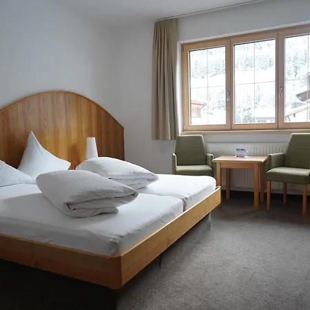 فندق Quality Hosts Arlberg - Goldenes Kreuz