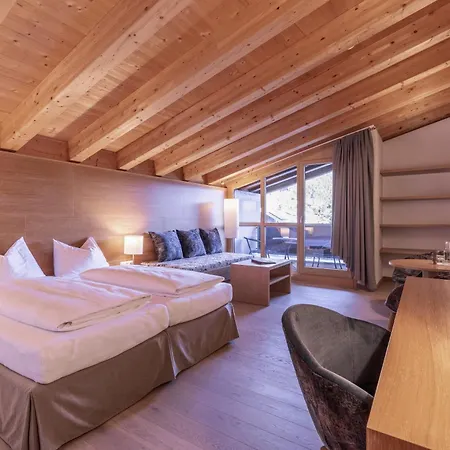 Quality Hosts Arlberg - Goldenes Kreuz 3* سانكت أنتون ام ارلبرغ