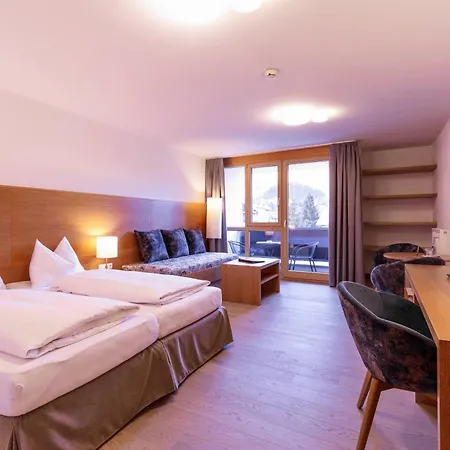 Quality Hosts Arlberg - Goldenes Kreuz فندق